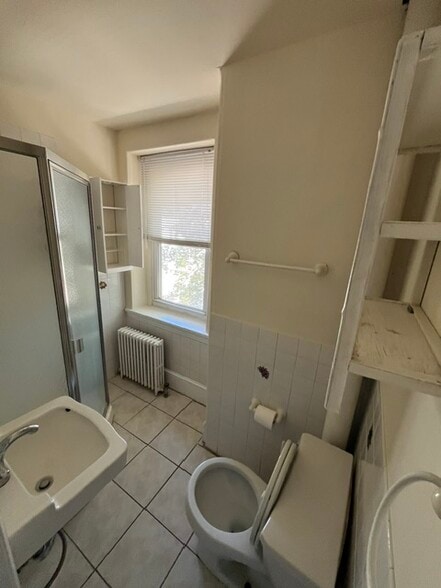 Building Photo - 112 W Salaignac St