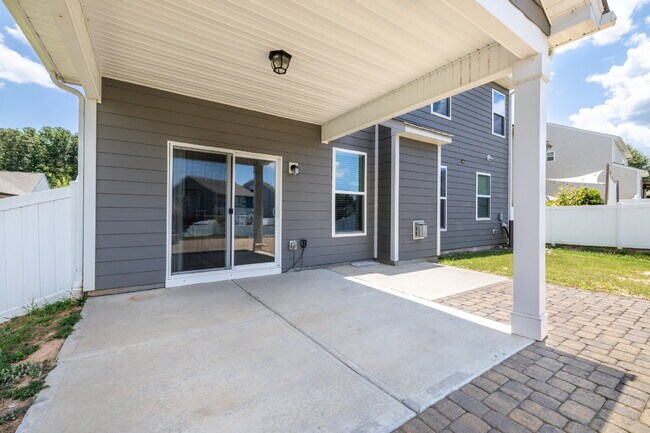 Building Photo - Spacious 5 Bedroom 3 Bath Home in highly sought after Walnut Creek!