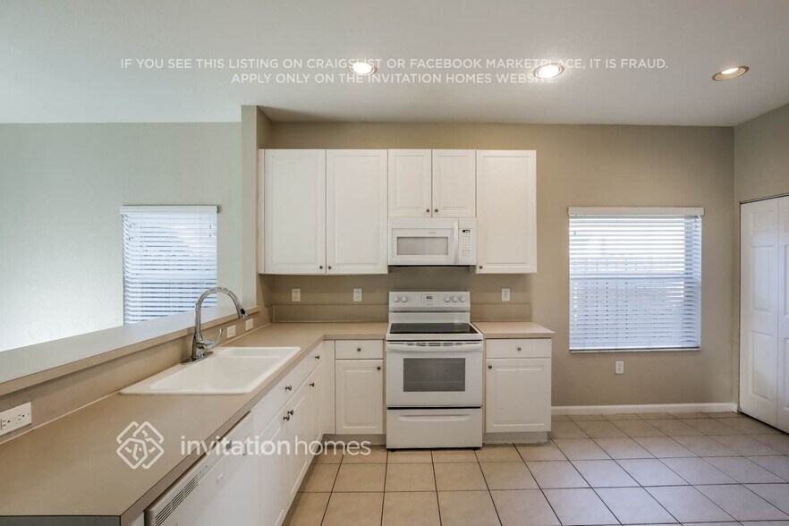 Building Photo - 2188 N 72nd Terrace