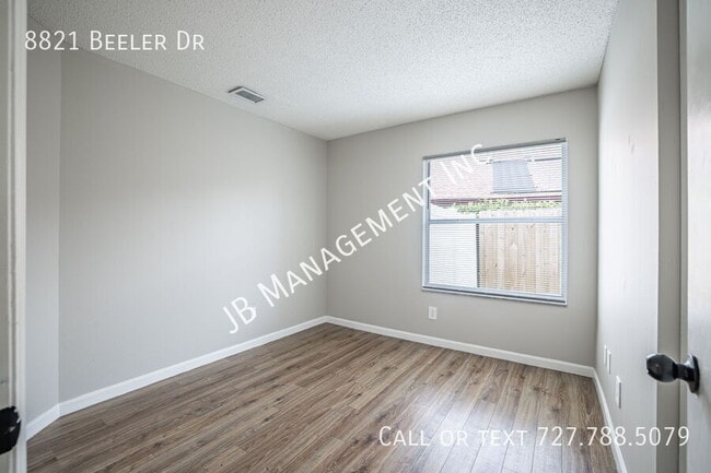 Building Photo - 8821 Beeler Dr