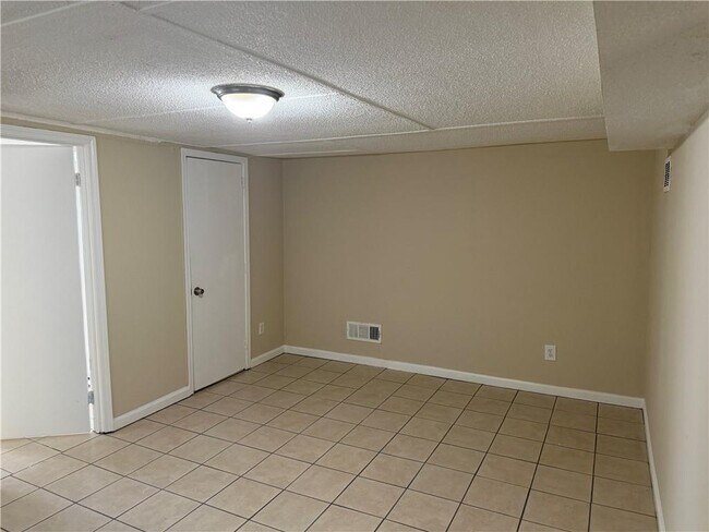 Building Photo - 2298 Bryant Dr