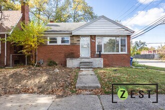 Building Photo - 2 BED 1 BATH SINGLE FAMILY HOME OPEN HOUSE...