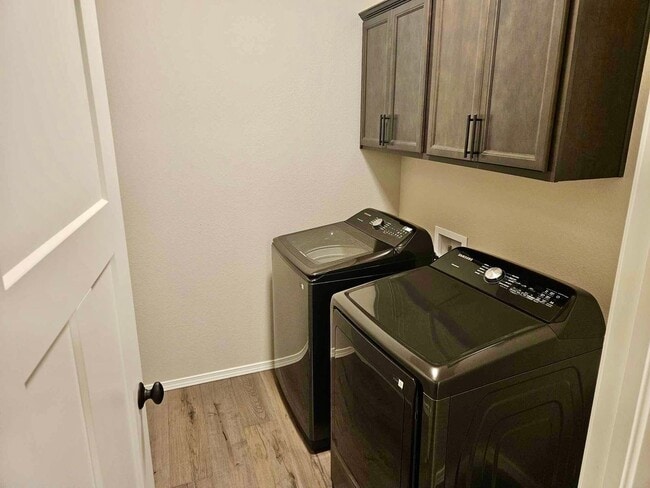 Building Photo - Stunning 4 Bedroom Ranch Home in Falcon!