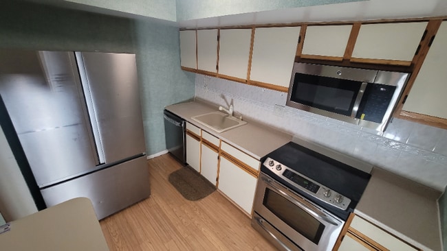 Building Photo - 7 Belfast Dr