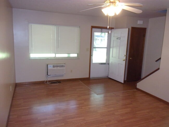 Building Photo - 473 Brentwood Dr