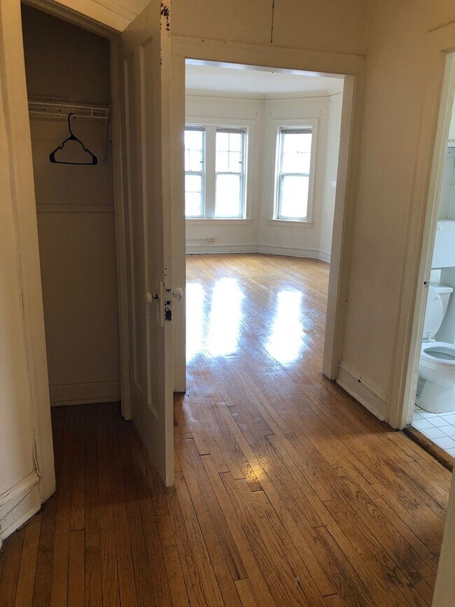 Building Photo - Spacious Lincoln Square