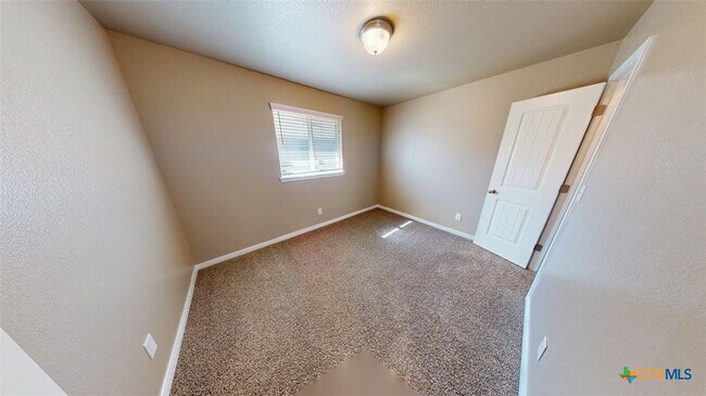 Building Photo - 307 Dober St