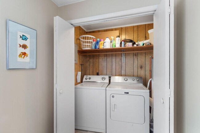 Building Photo - 2928 W Beach Blvd