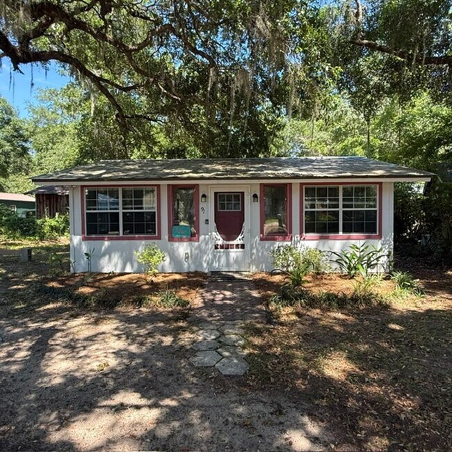 Primary Photo - 1 Bedroom 1 Bath Cottage near Lake Ellen in Crawfordville