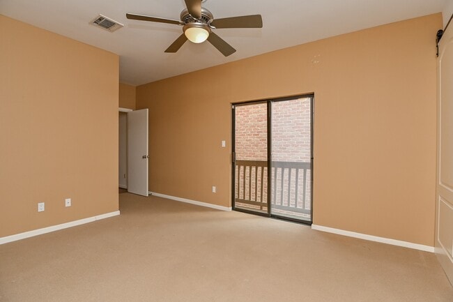 Building Photo - 294 Sugar Berry Cir