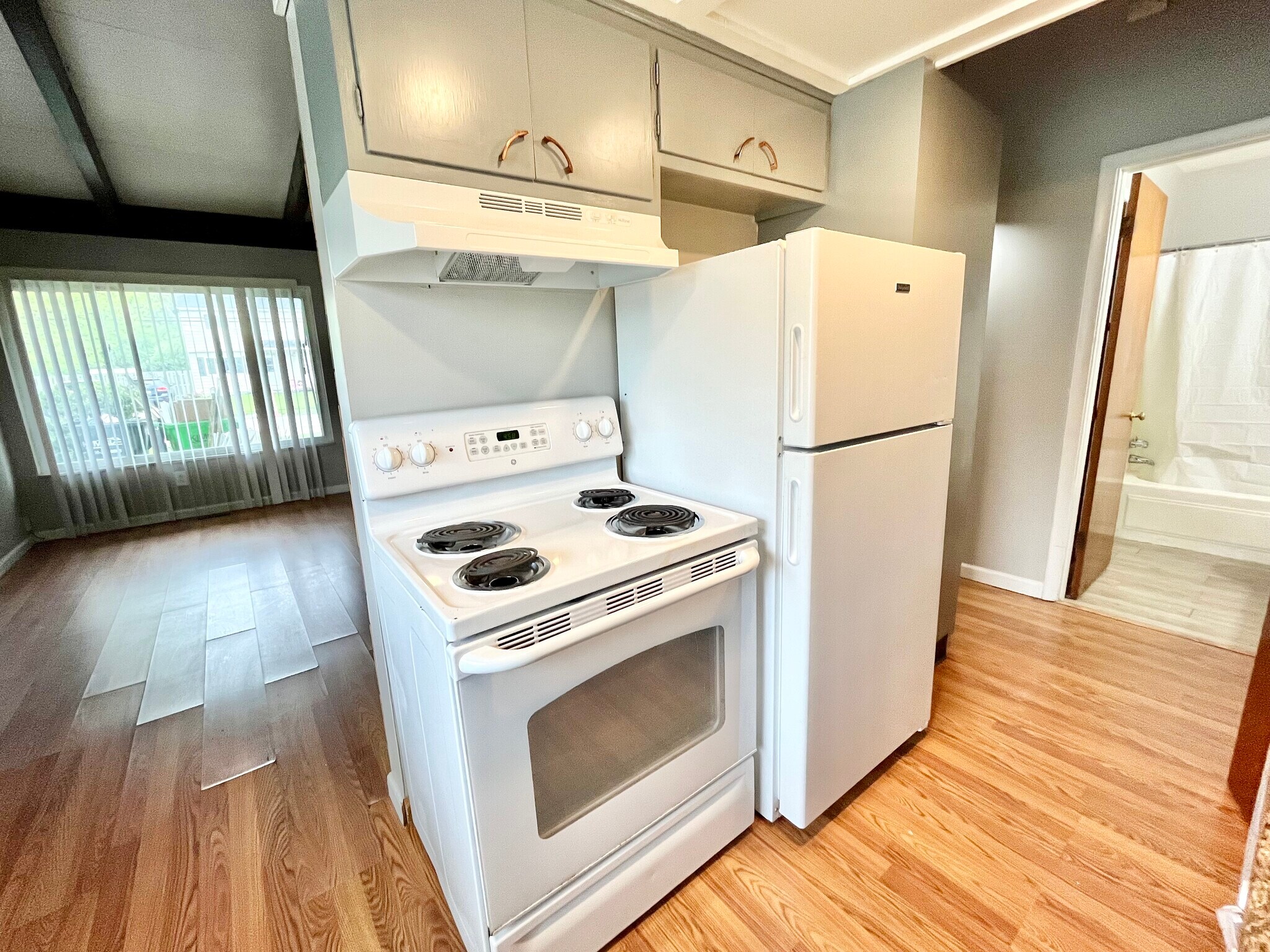 Building Photo - 92 Riveredge Pky