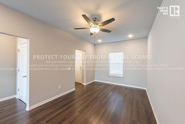 Building Photo - 211 Grove Ln