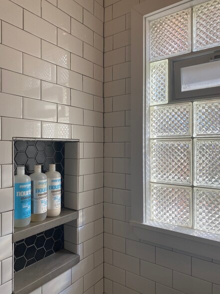 Building Photo - 310 Palomino Ln