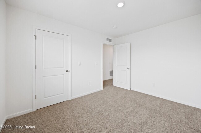 Building Photo - 284 Zelcova Dr