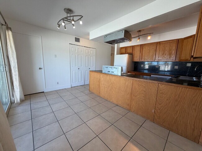 Building Photo - ~September Rent Free~ Spacious 2-Bedroom Condo in DTC with Fireplace, Private Patio & In-Unit Lau...