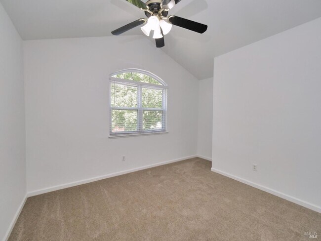 Building Photo - 3500 Crownridge Dr