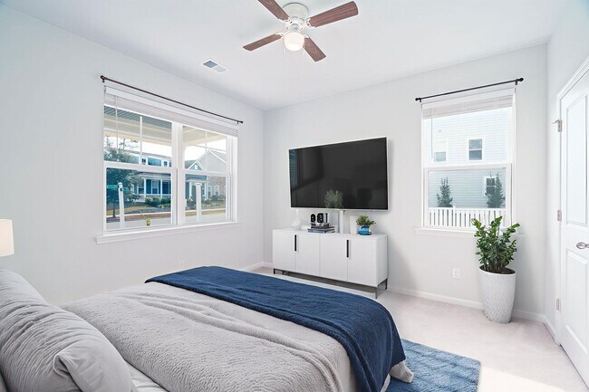 Building Photo - Cozy Living in The Ponds