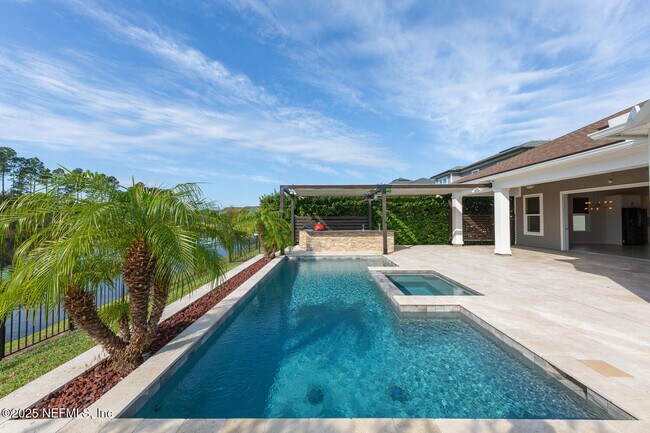 Building Photo - 264 Pine Haven Dr