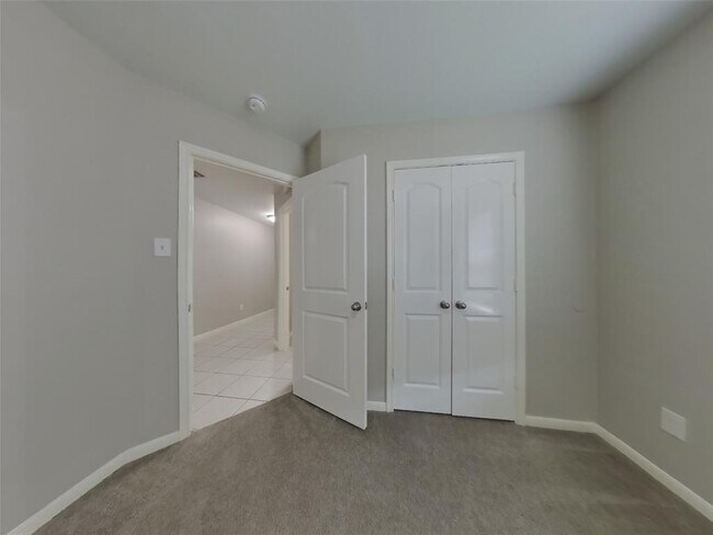 Building Photo - 904 American Monarch Dr