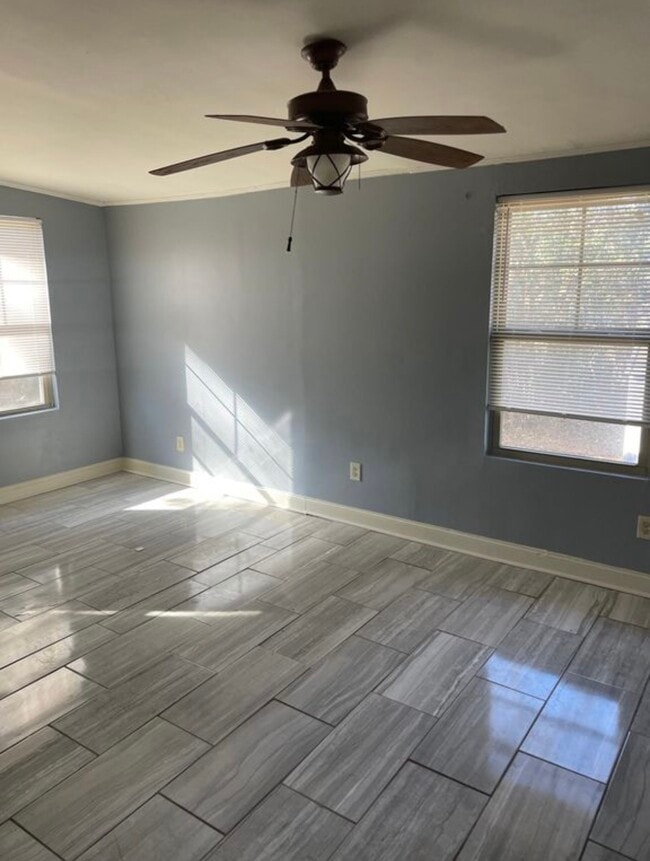 Building Photo - 1657 Thornton Pl SW