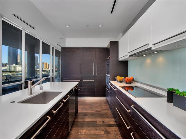 Building Photo - 2408 Victory Park Ln