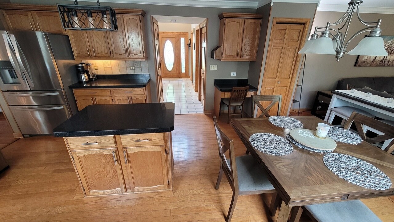 Building Photo - 3885 Thornberry Way