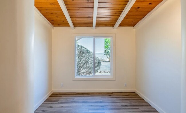 Building Photo - 2646 East 5th Street