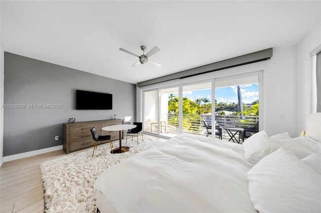 Building Photo - 817 NE 17th Way