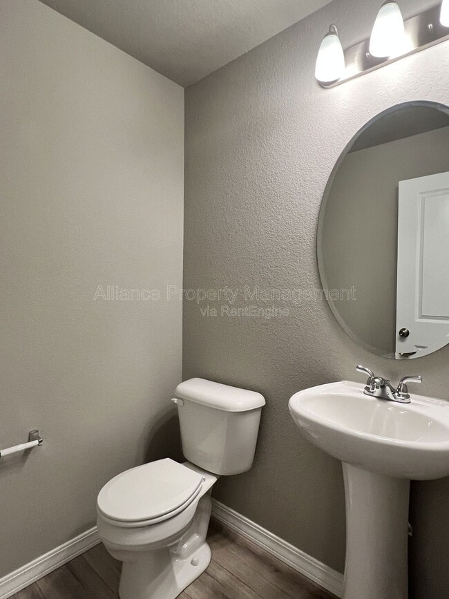 Building Photo - 7839 Lathrop Vw