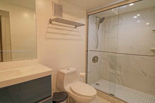 Building Photo - 16500 Golf Club Rd