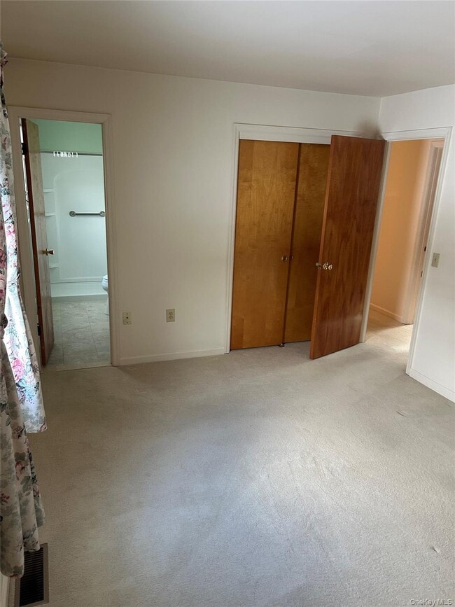 Building Photo - 2 Scism Cir