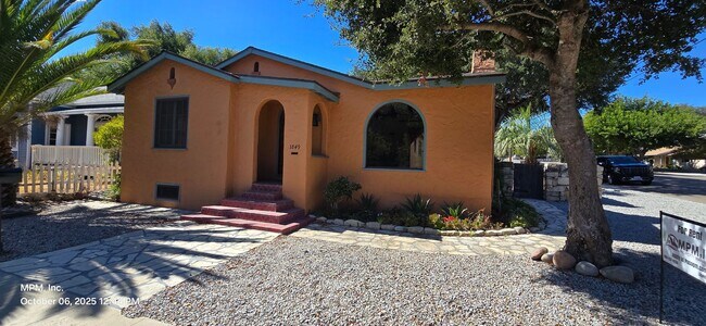 Building Photo - 3 Bedroom 1.5 bath with large basement  an...
