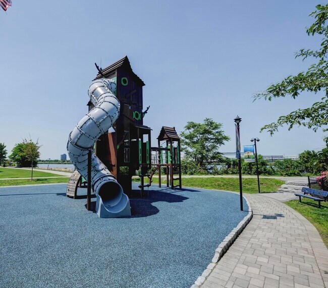 Building Photo - 25 MALLARD Pl