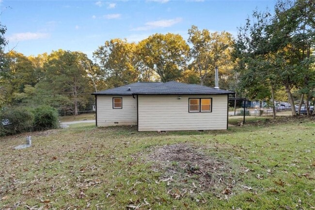 Building Photo - 6048 Blackhawk Trail SE