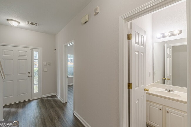 Building Photo - 274 Brookview Dr