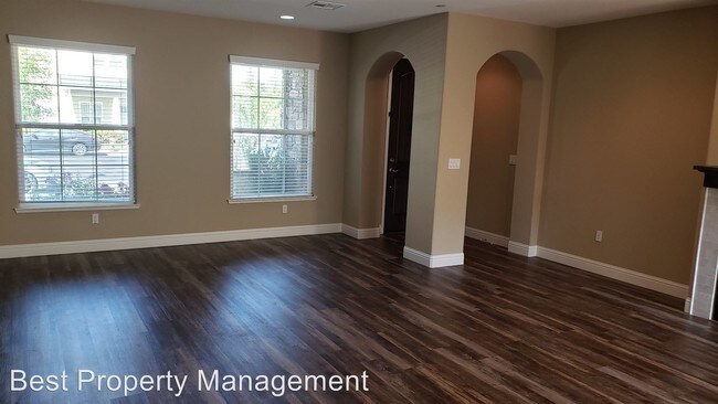 Building Photo - 4 br, 2.5 bath House - 286 N L St