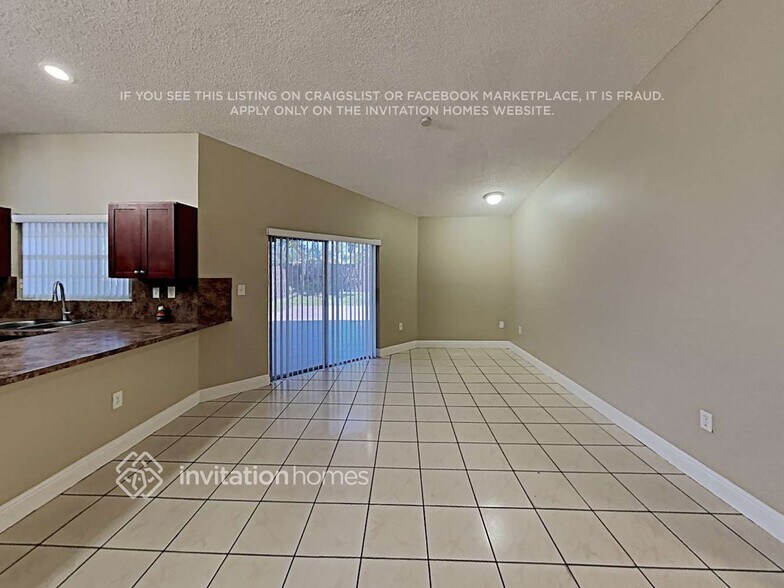 Building Photo - 14731 SW 42nd Way