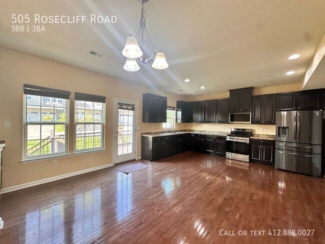 Building Photo - 505 Rosecliff Rd