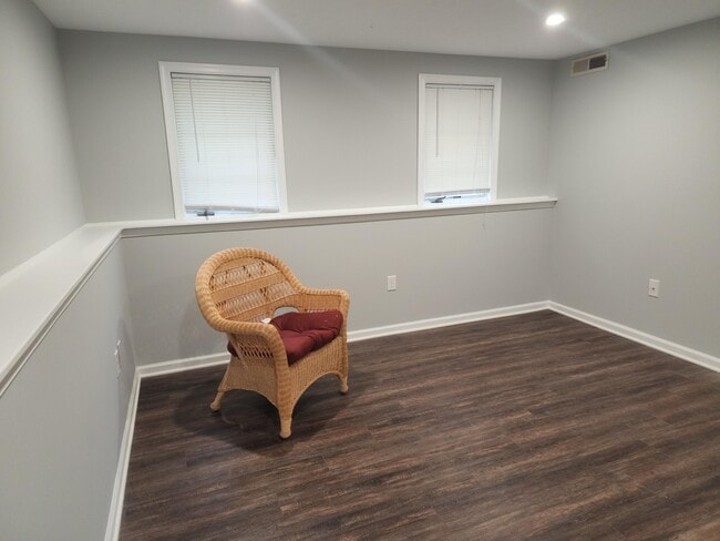 Building Photo - 9387 Horse Castle Ct