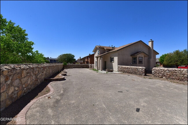 Building Photo - 672 Sequeiros Ct