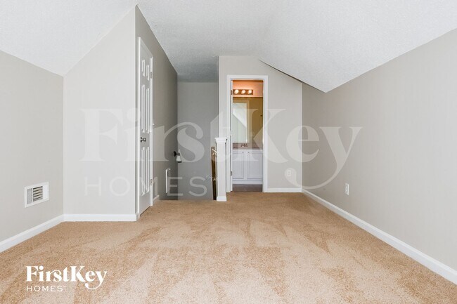 Building Photo - 165 Cinnamon Oak Cir