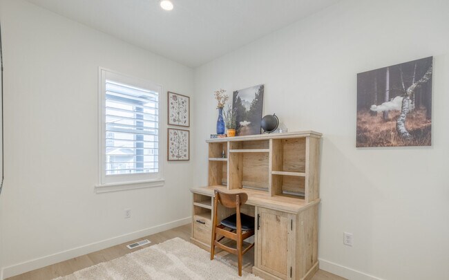Building Photo - 408 S 680 E
