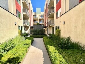 Building Photo - Contemporary 2 Bedroom 2 bath condo in the...