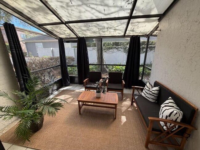 Building Photo - Beautiful 2 bedroom, 2 bath Condo located in Winter Park