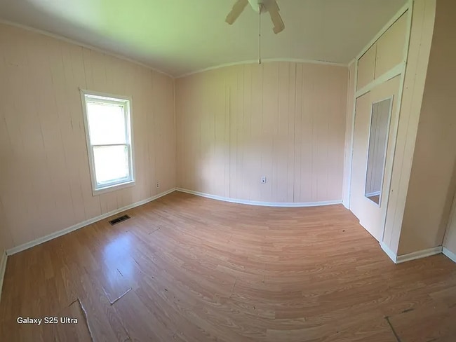 Building Photo - 415 N Eclipse St