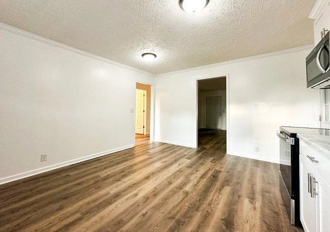 Building Photo - 2725 Blackman Rd