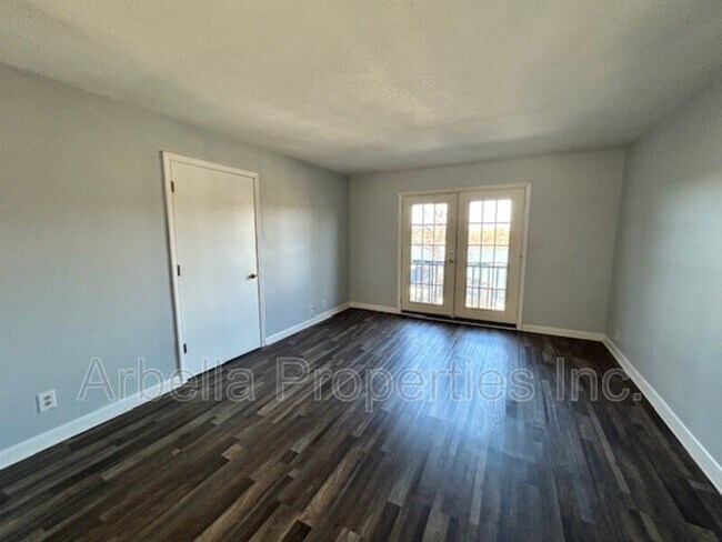 Building Photo - 103 Angeline Dr