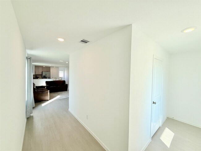 Building Photo - 21307 Bianchi Ct