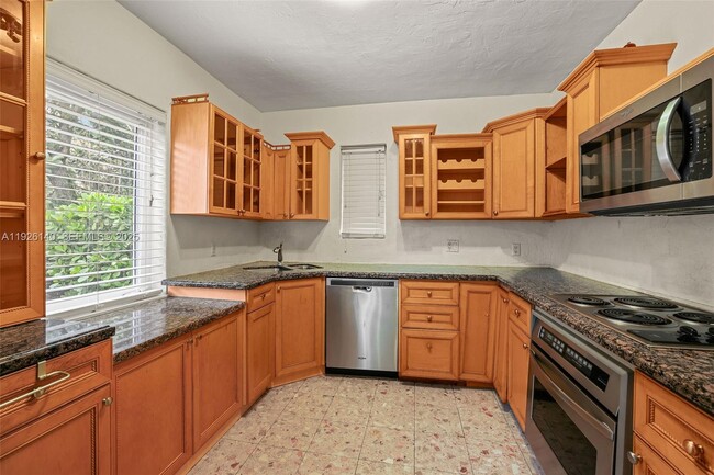 Building Photo - 410 Minorca Ave