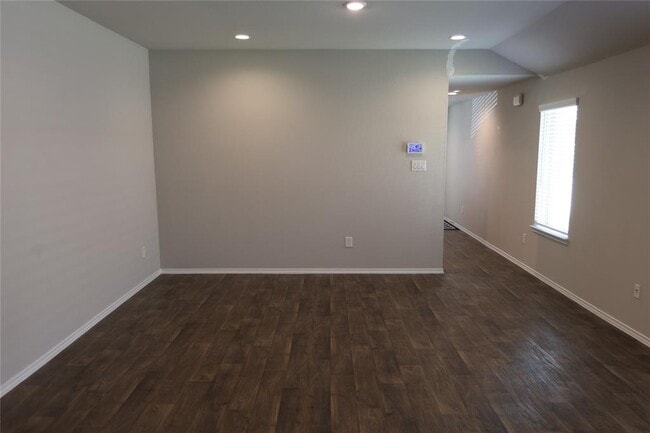 Building Photo - 2315 Otter Falls Dr